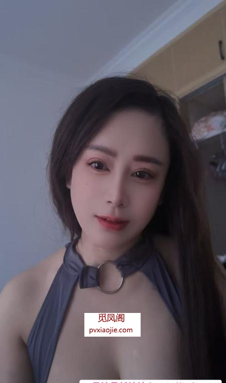 东站娇小巨乳彤彤